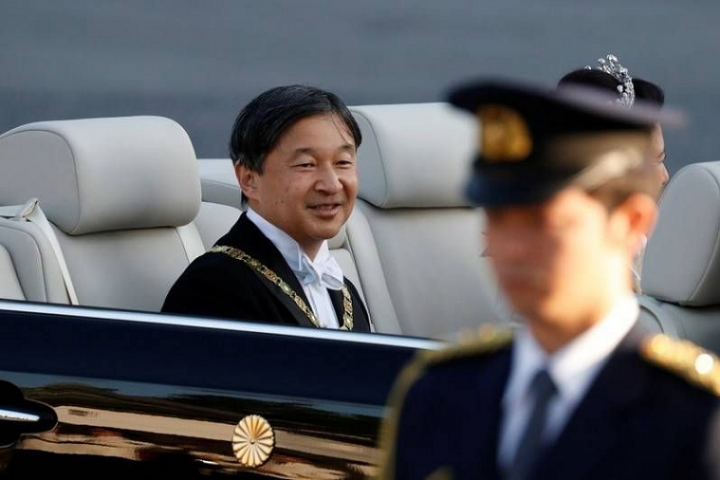 El emperador de Japón pasa una noche simbólica con la diosa para