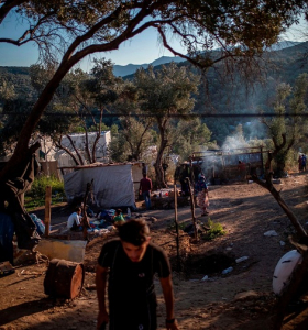 Grecia cerrará campamentos de refugiados superpoblados en las islas