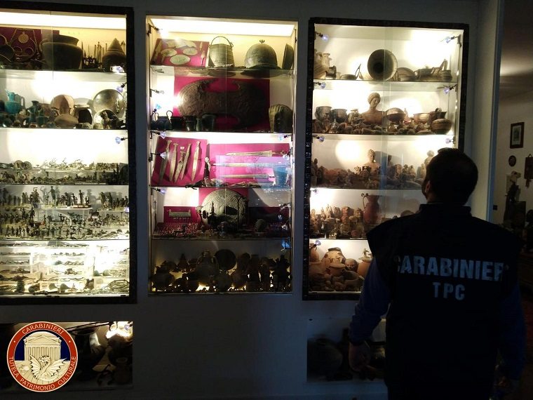 policía italiana-calabria-artefactos-robados