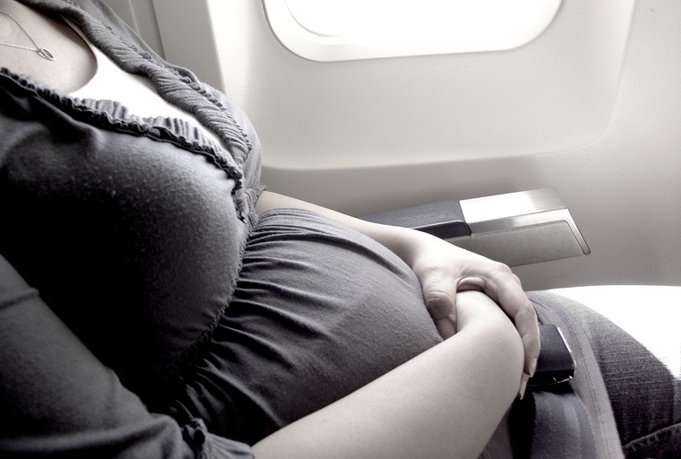 viajar en avión embarazada viaje