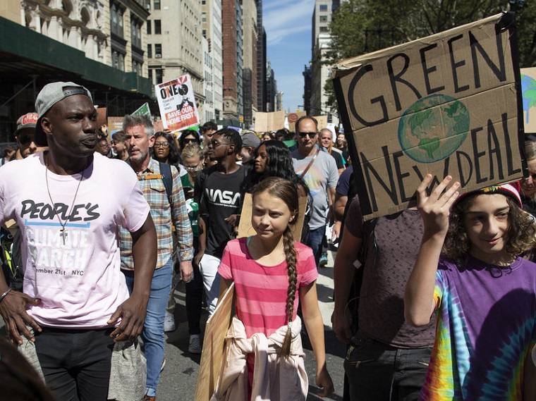 activistas climáticos-jovenes-luchan-cambio