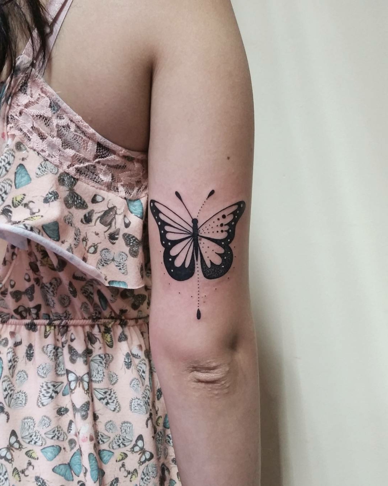 tatuaje-claro-oscuro-sombras-mujer