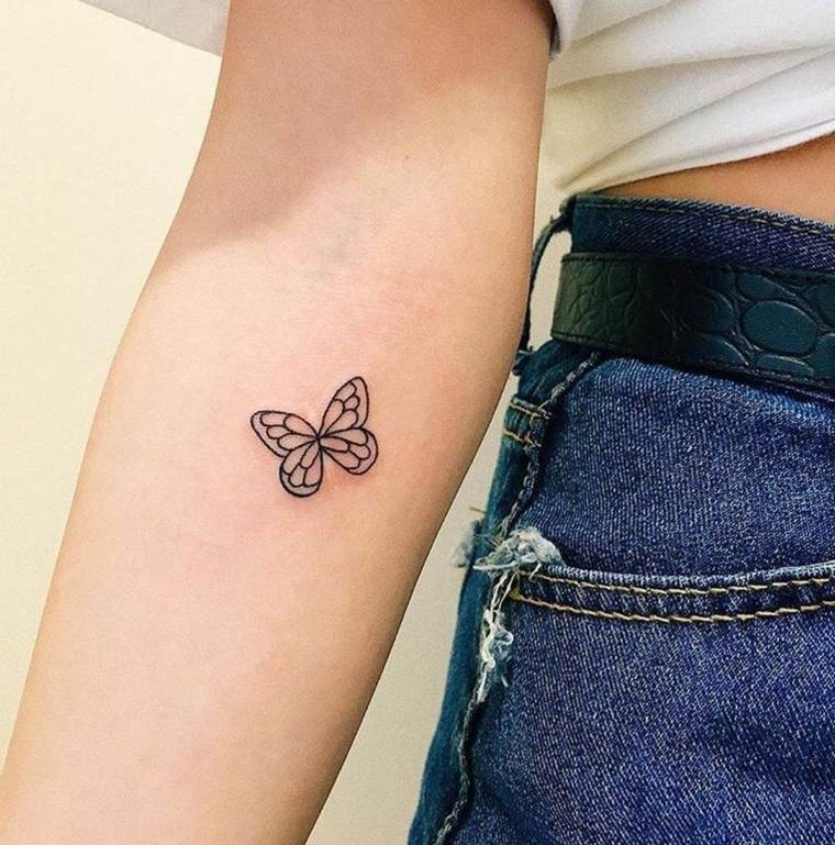 tatuaje-minimalista-tattoo-mariposa