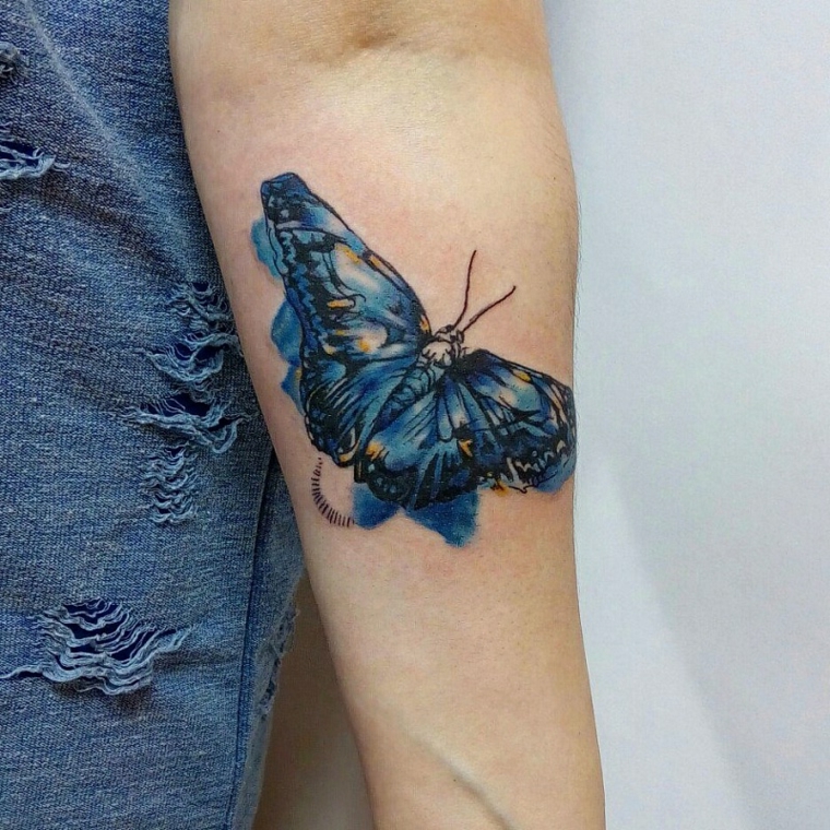tatuajes-de-mariposas-color-azul-ideas