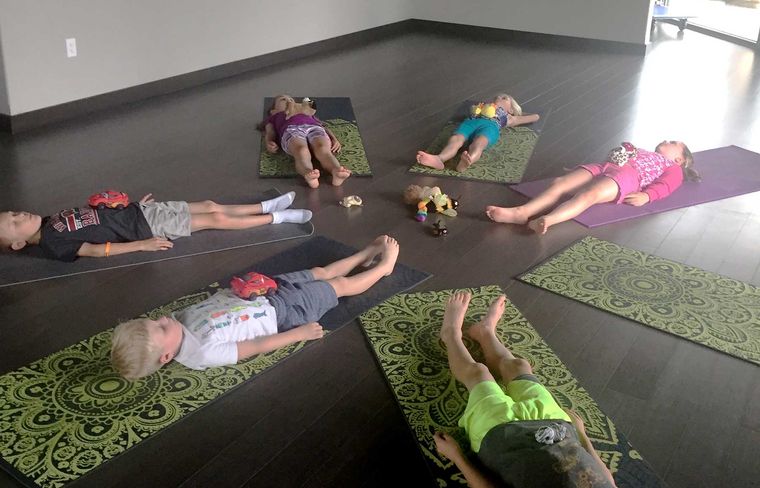 yoga para niños relajacion