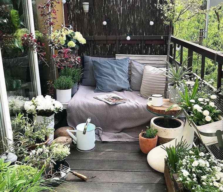 decorar balcón pequeño jardin