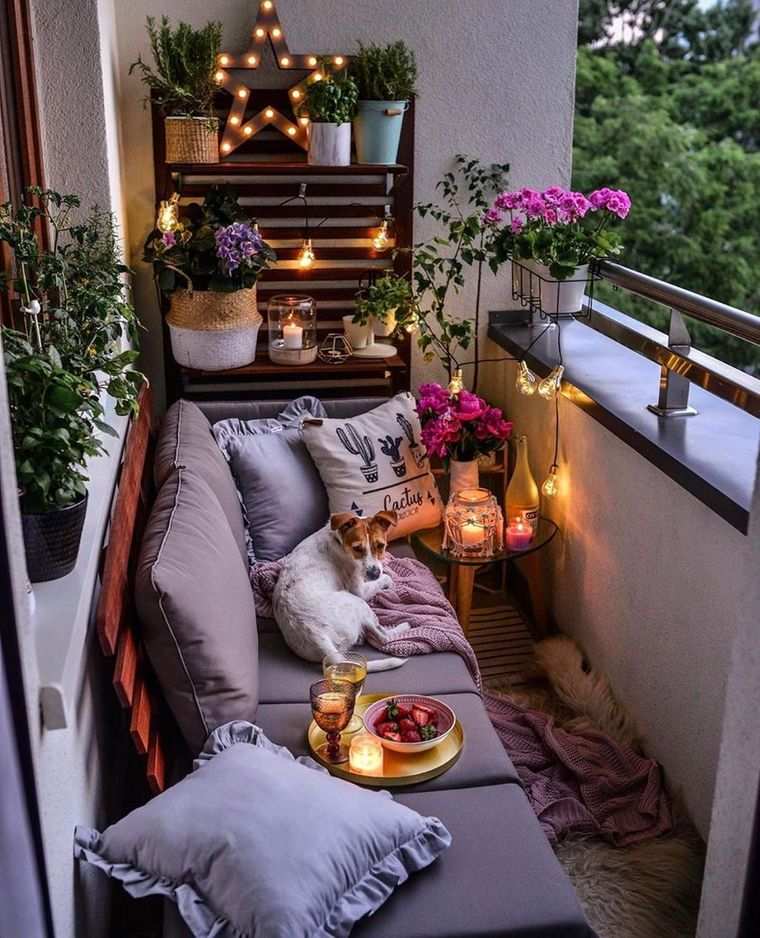 decorar balcón pequeño romantico
