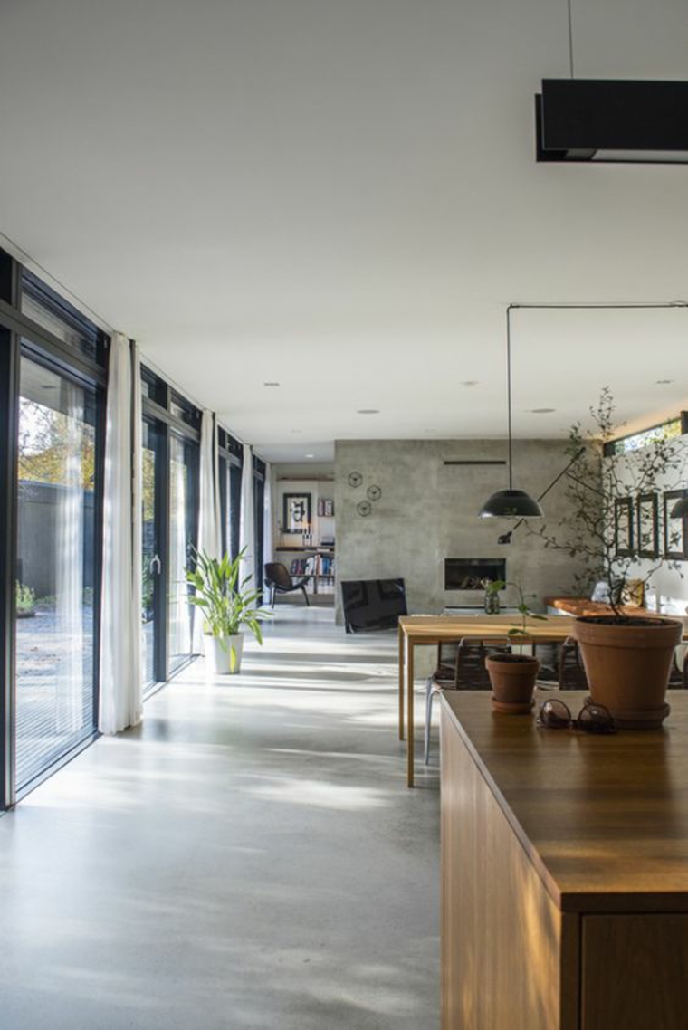 interior con suelo de concreto