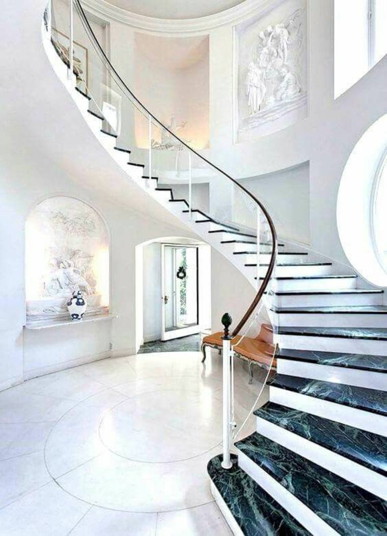 escalera curvada de mármol