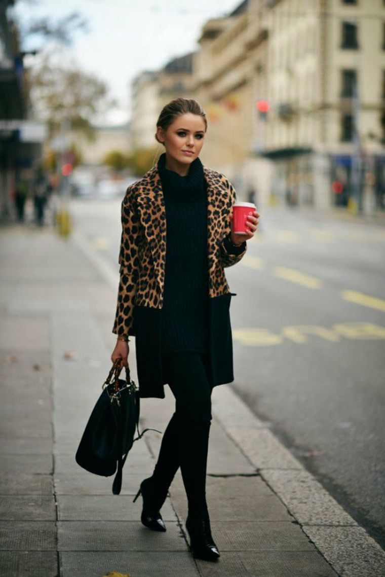 estilo-abrigo-mujer-estampa-leopardo