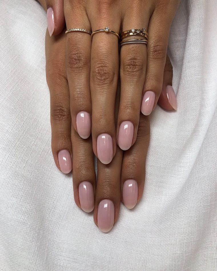 estilo-minimalista-unas-mujer