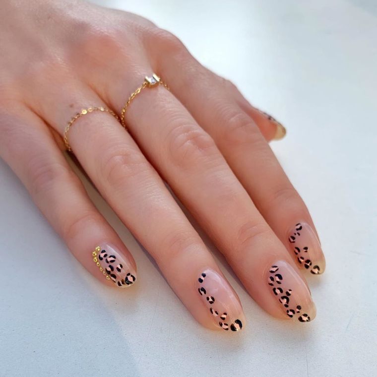 tendencias-manicura-2020-leopardo-ideas