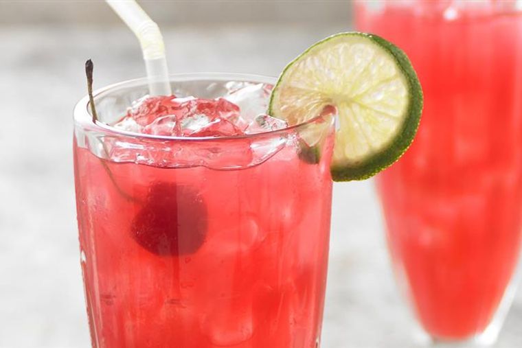 bebidas refrescantes mocktail cereza