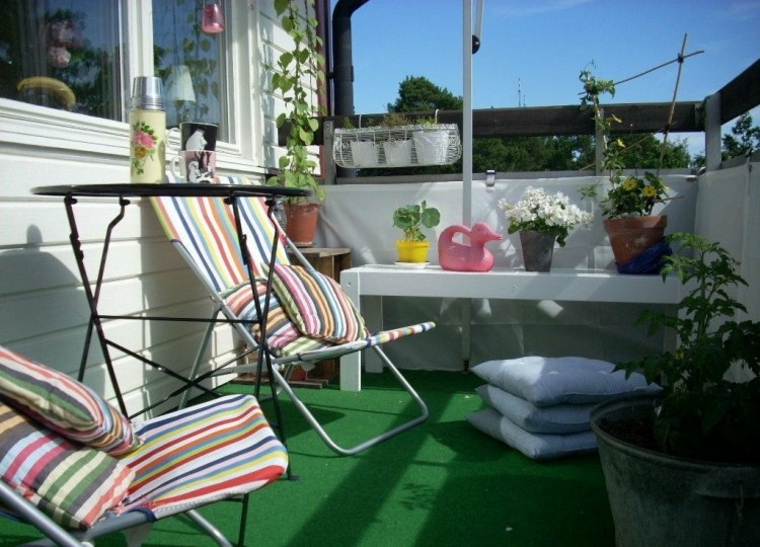 ideas-creativas balcon cesped artificial