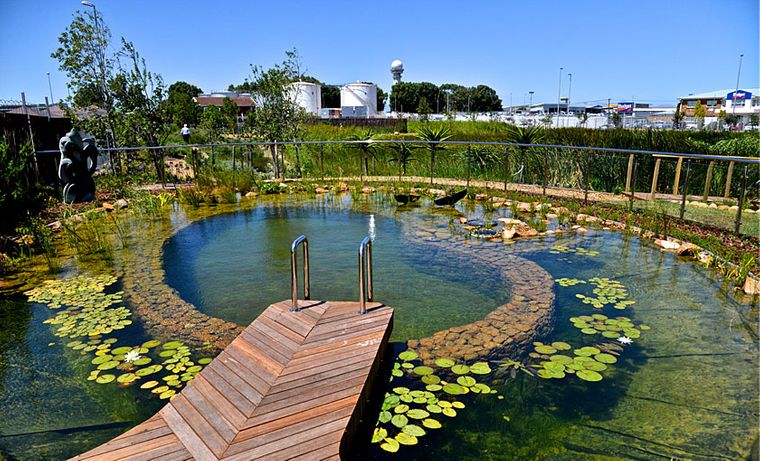 piscina natural escaleras