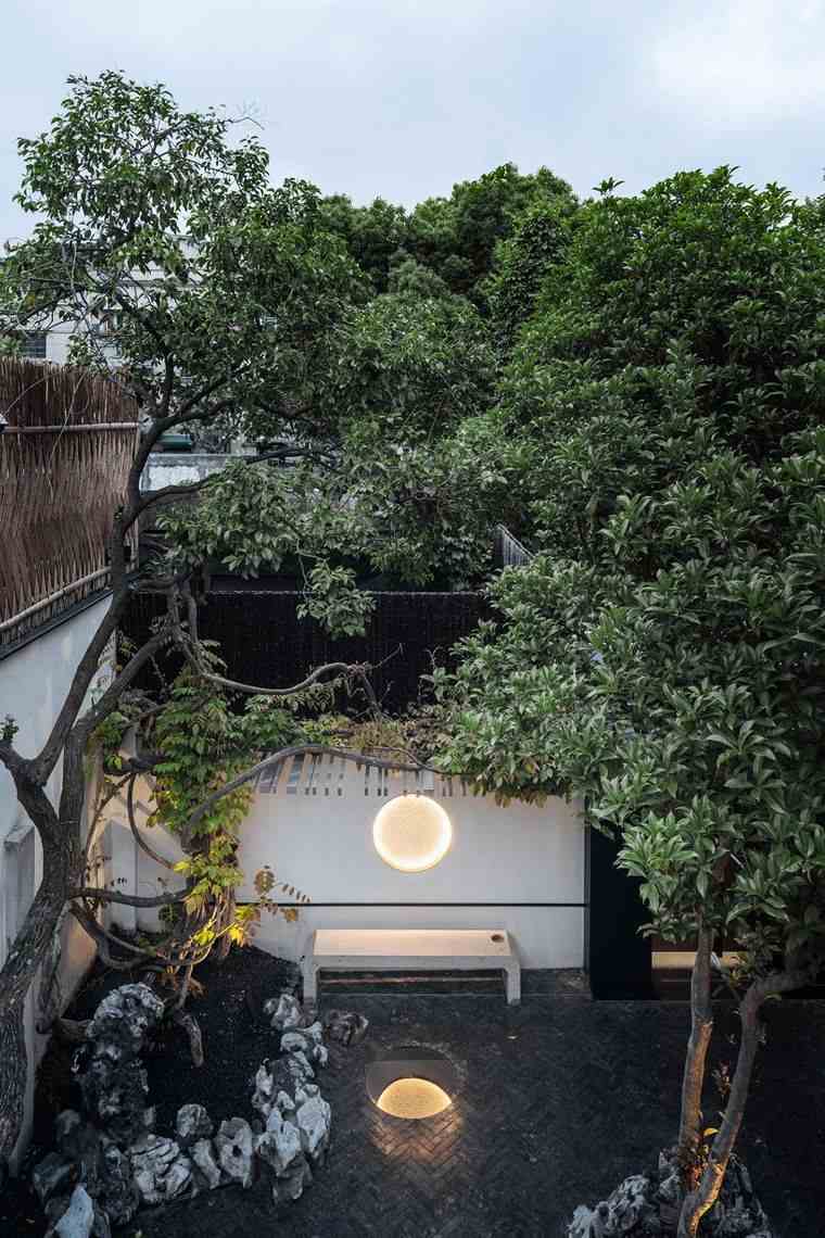 proyecto casa escondida pequeño jardin