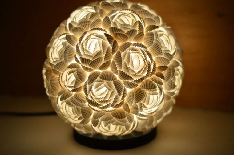 conchas marinas en diseño lampara