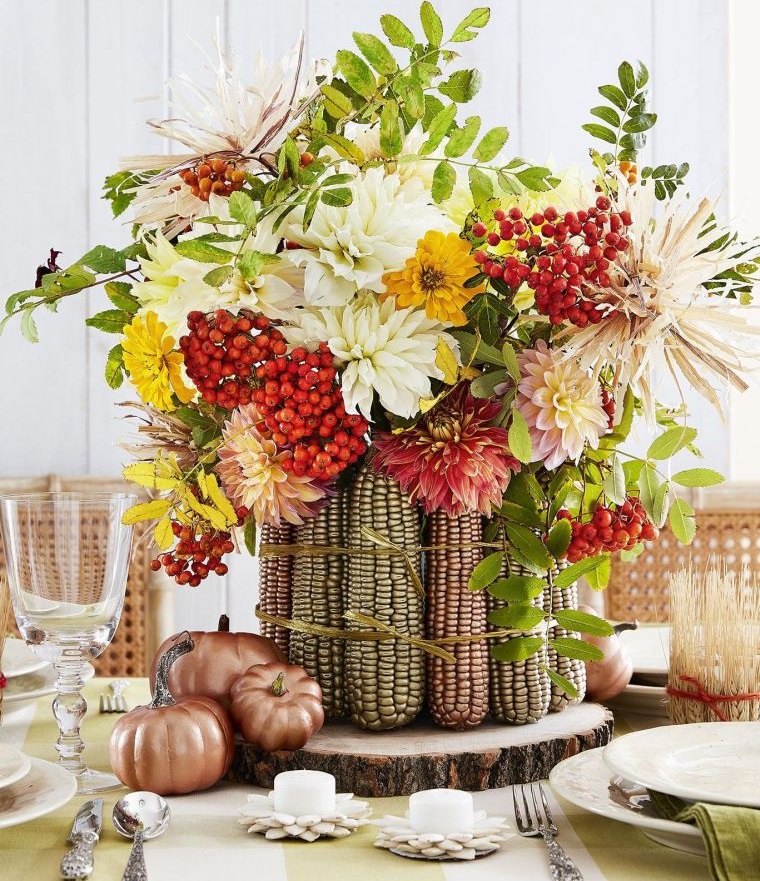 Decoración de mesas de comedor en otoño con hermosas piezas centrales