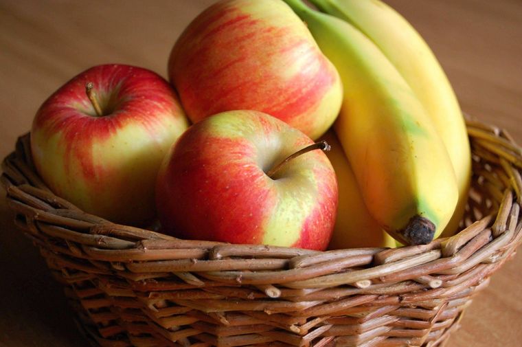 las proteínas los carbohidratos frutas