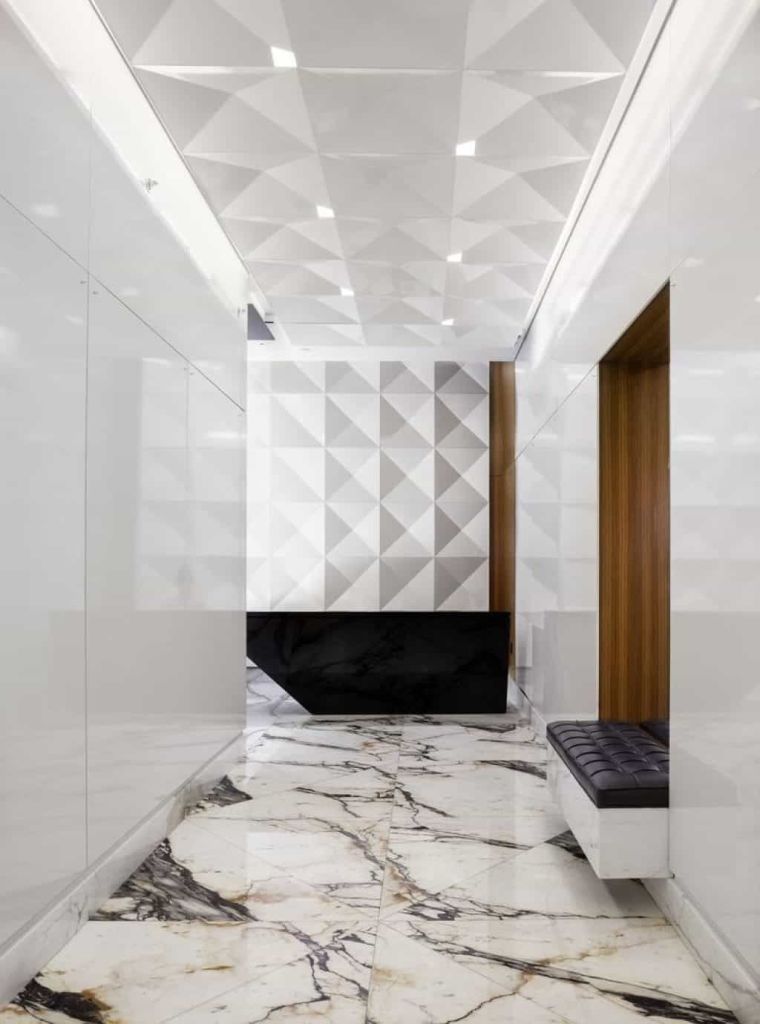 pasillo-interior-marmol