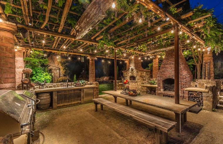 Decoración rústica para transformar tu patio trasero en un oasis natural