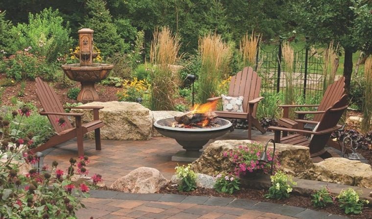 Decoración rústica para transformar tu patio trasero en un oasis natural