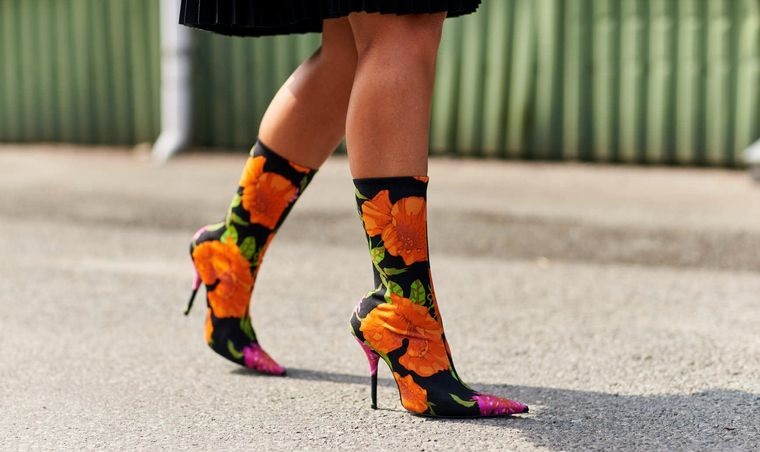 diseño floral en calzado
