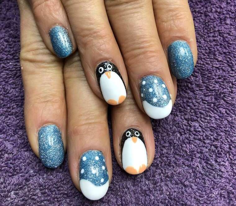 diseños de uñas navideñas con pinguinos