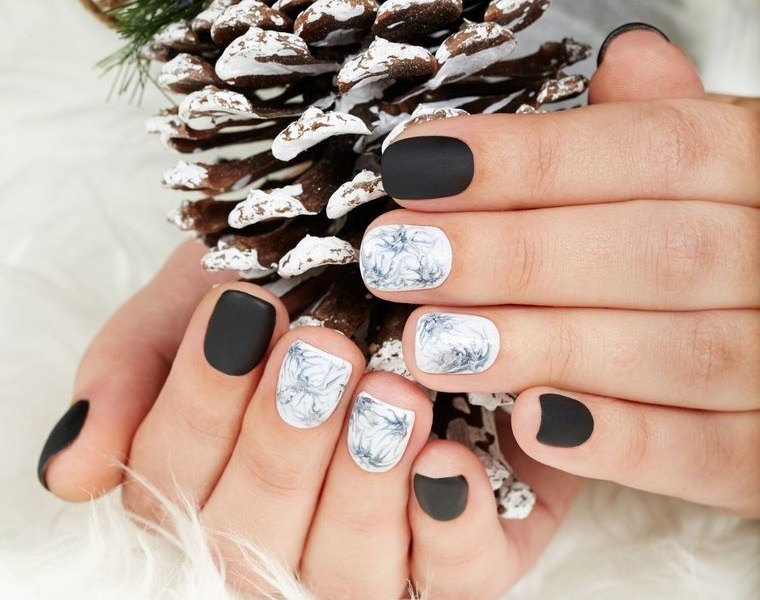 diseños de uñas navideñas marmol