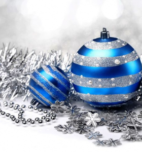 Azul y plateado – Una combinación elegante para la decoración navideña