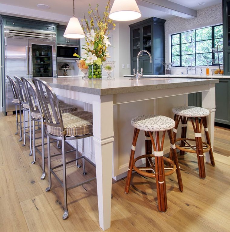 Cocinas modernas con asientos estupendos – La zona más funcional del hogar