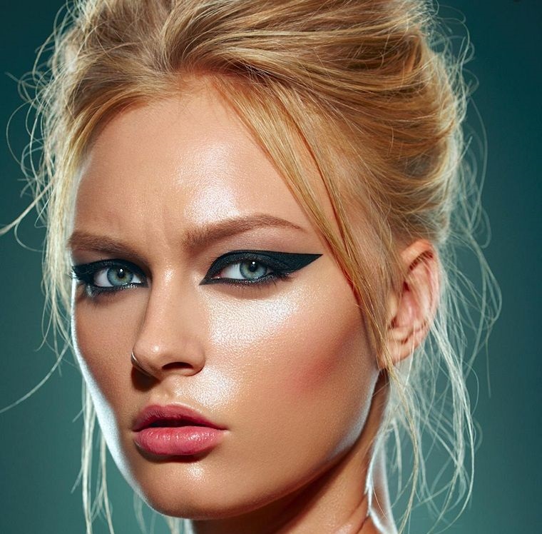 tipos de maquillaje ​delineado llamativo