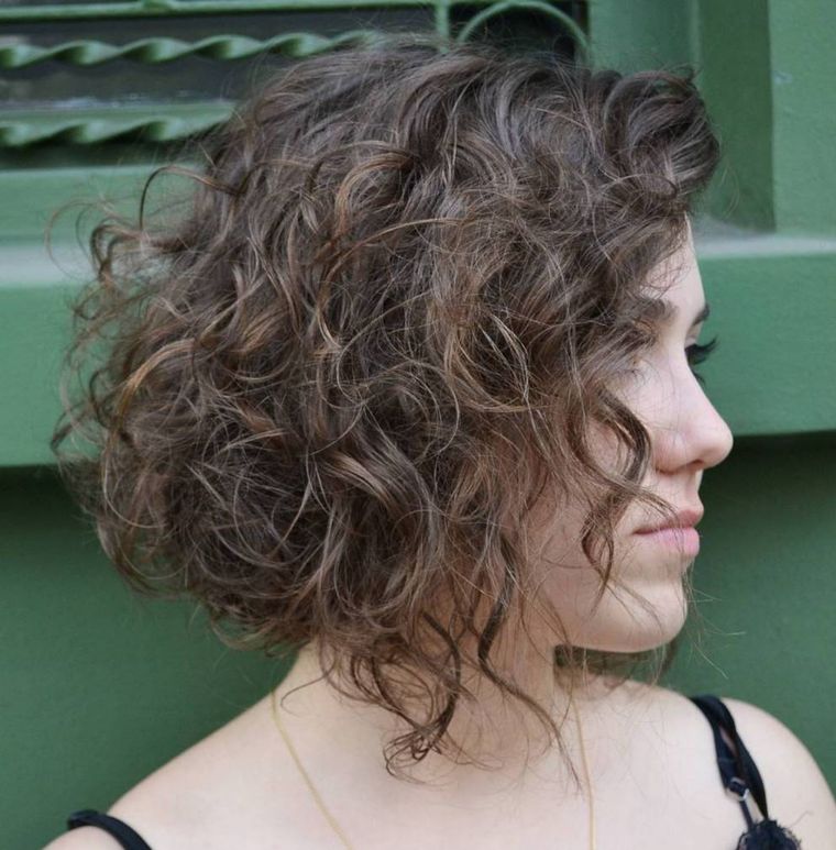 tipos de peinados mujer cabello rizado