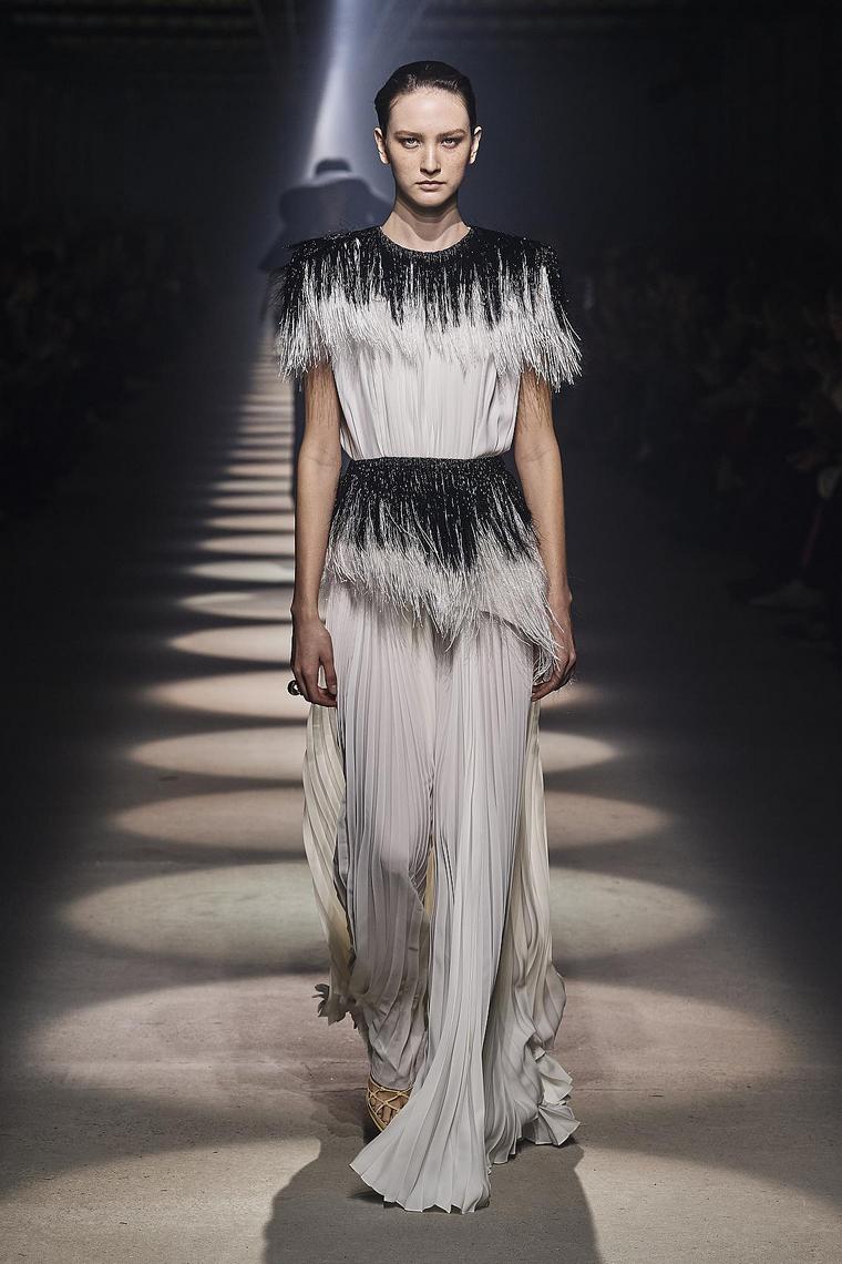 vestido-2020-givenchy-blanco-negro