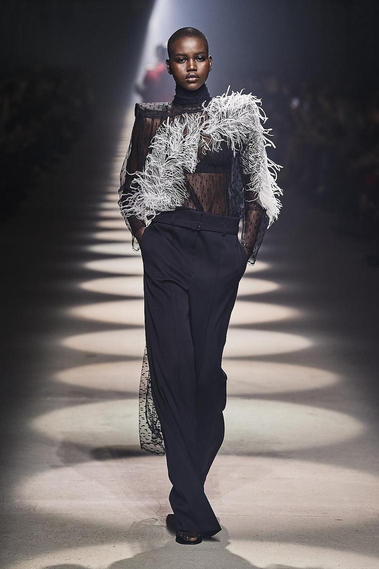 vestidos-fiesta-2020-givenchy-pantalon