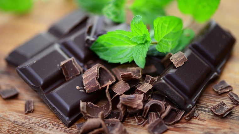 Tabla de alimentos ricos en hierro-chocolate-amargo