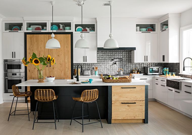 cocinas modernas isla negra con madera
