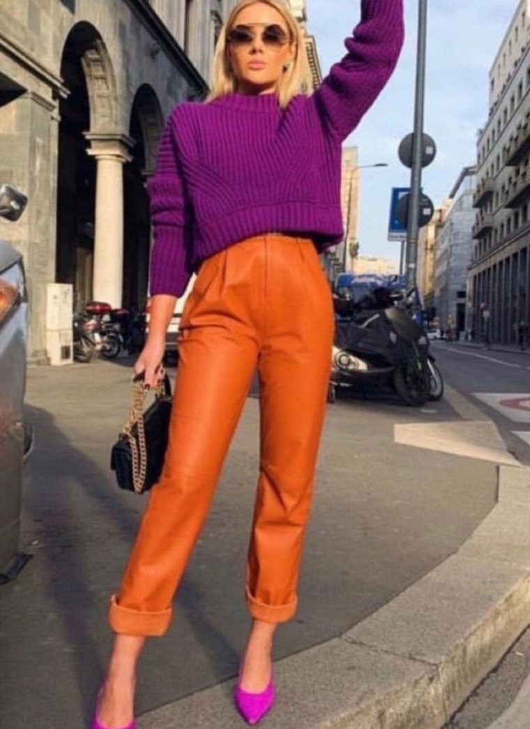 color naranja con purpura