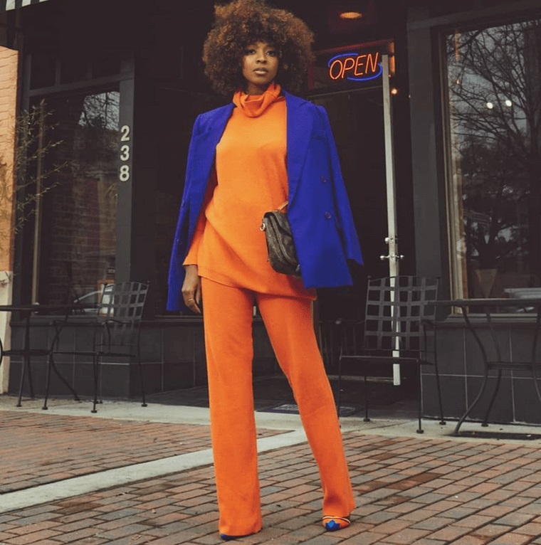 color naranja en combinacion con azul