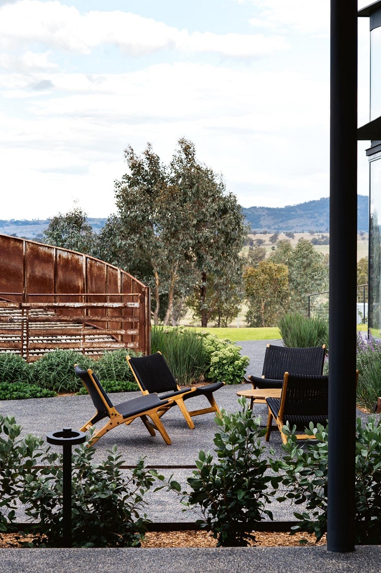 Jardines y patios decorados para 2021- Ideas y consejos