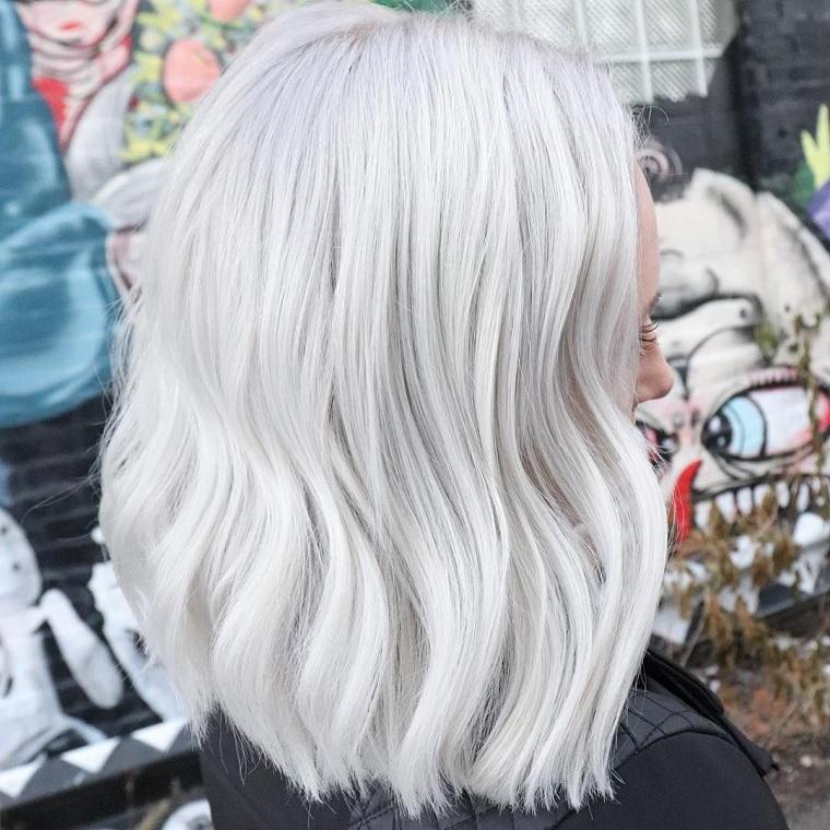 pelo-color-blanco-tendencia-2021