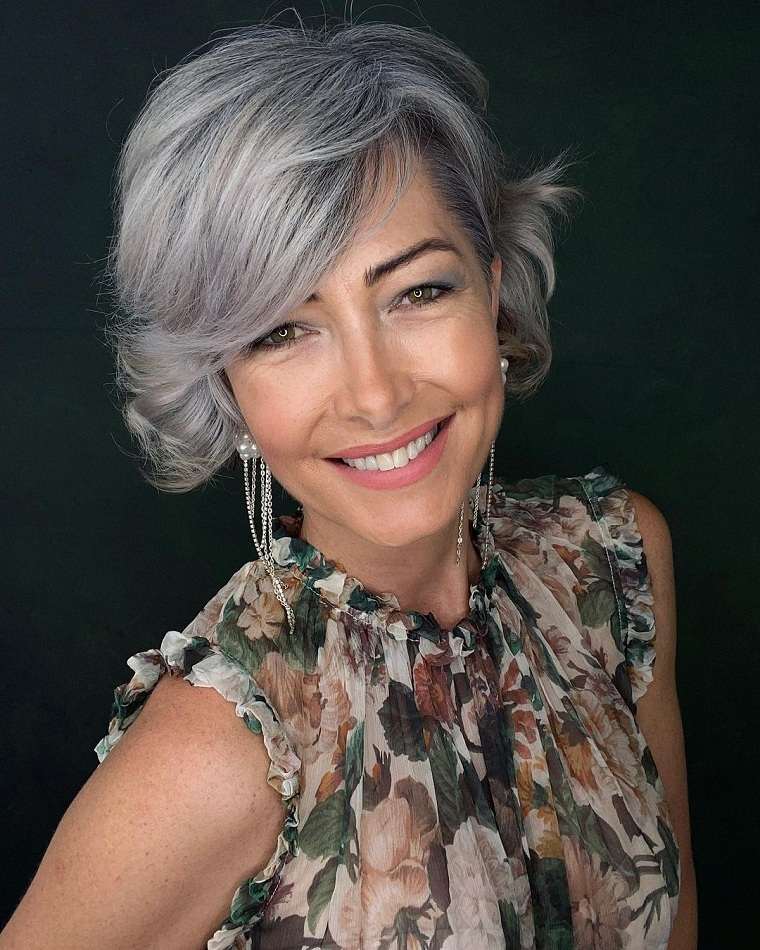 tendencias-2021-color-gris-cabello