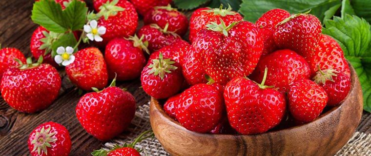 caída del cabello en mujeres alimentacion fresas