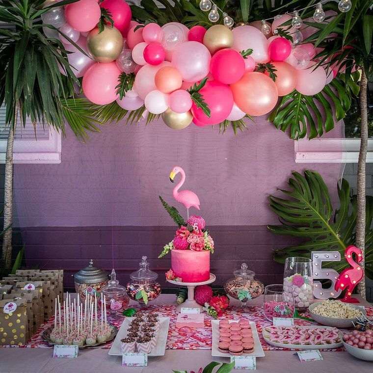 cumpleaños decoracion con flamingos