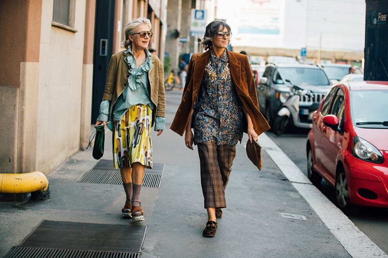 mujeres-mayores-de-50-anos-moda-urbana