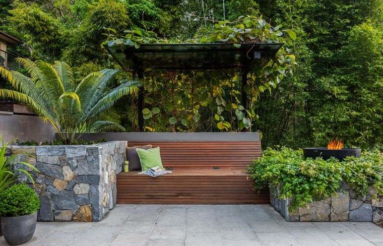 jardín tropical con sencillo diseño