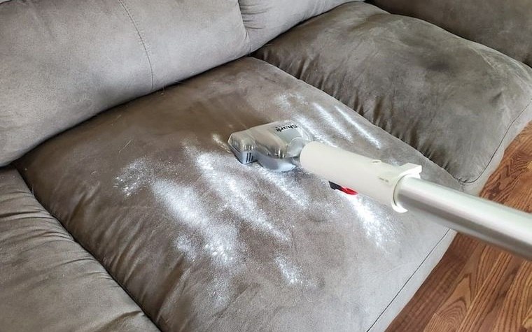 mal olor en sofa eliminarlo con bicarbonato