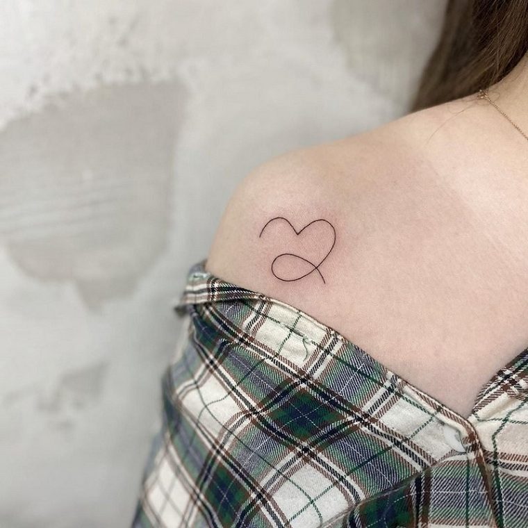 Tatuajes-pequenos-mujeres-2021-corazon