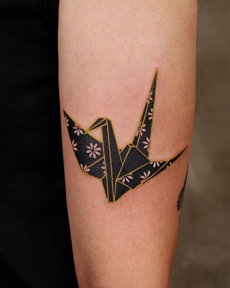 Tatuajes-pequenos-para-mujeres-2021-origami