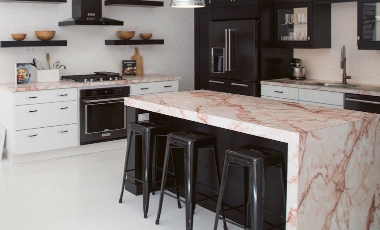 diseños de cocinas con encimeras de marmol